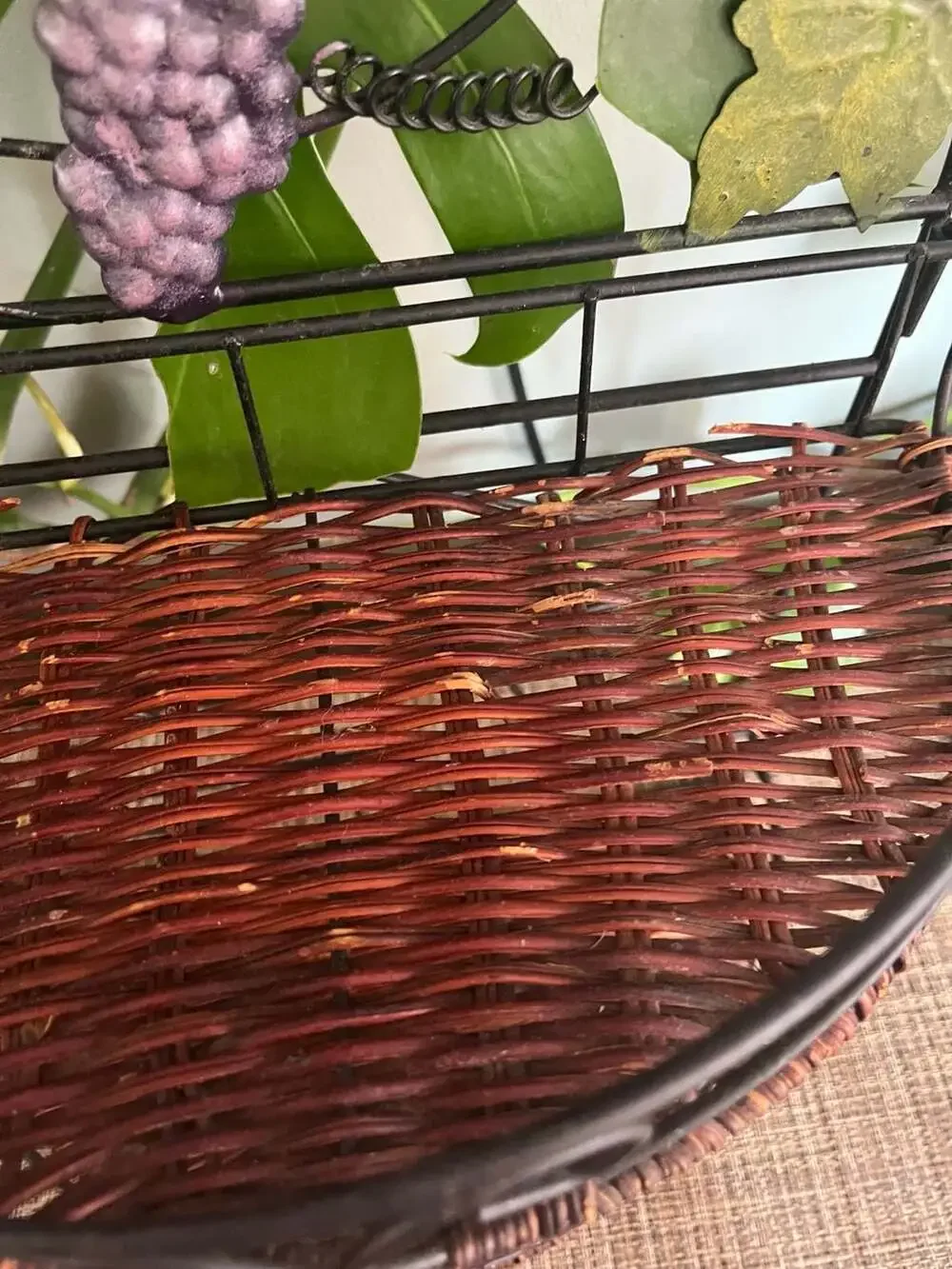 Vintage Home Interiors 2-Tier Wicker and Metal Grape Wall Shelf, 12-Inch